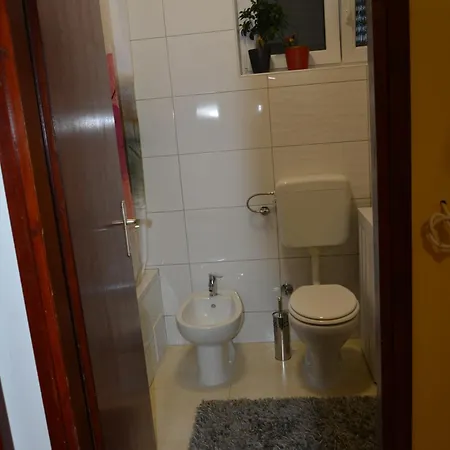 Mirjana Apartment *